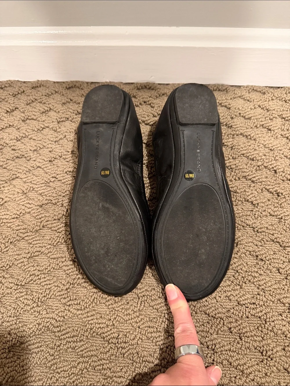 Lucky Brand Black Leather Round-Toe Ballet Flats (LK-EMMIE)